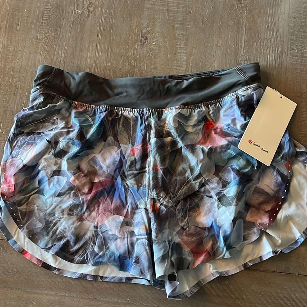 NWT - Lululemon - fast and Free HR Classic Short 3” -Size 10